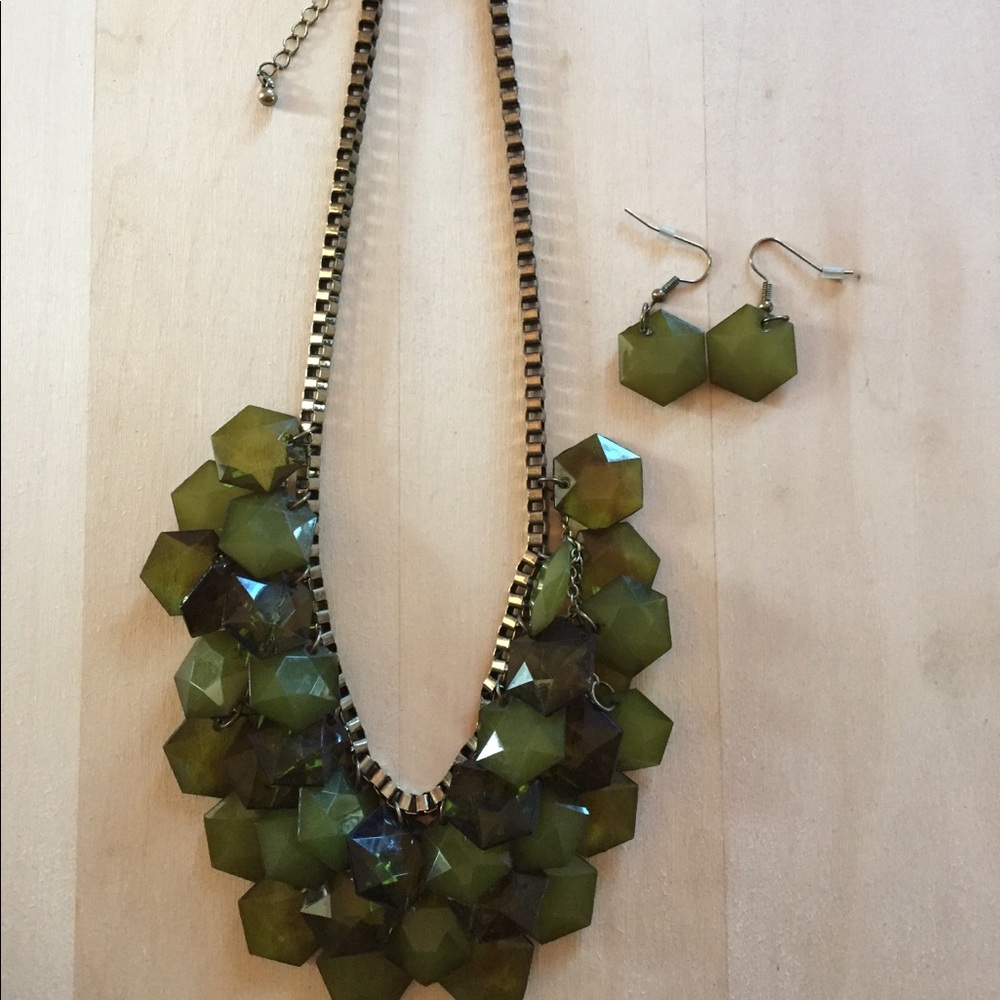 Beautiful Green Stone Necklace